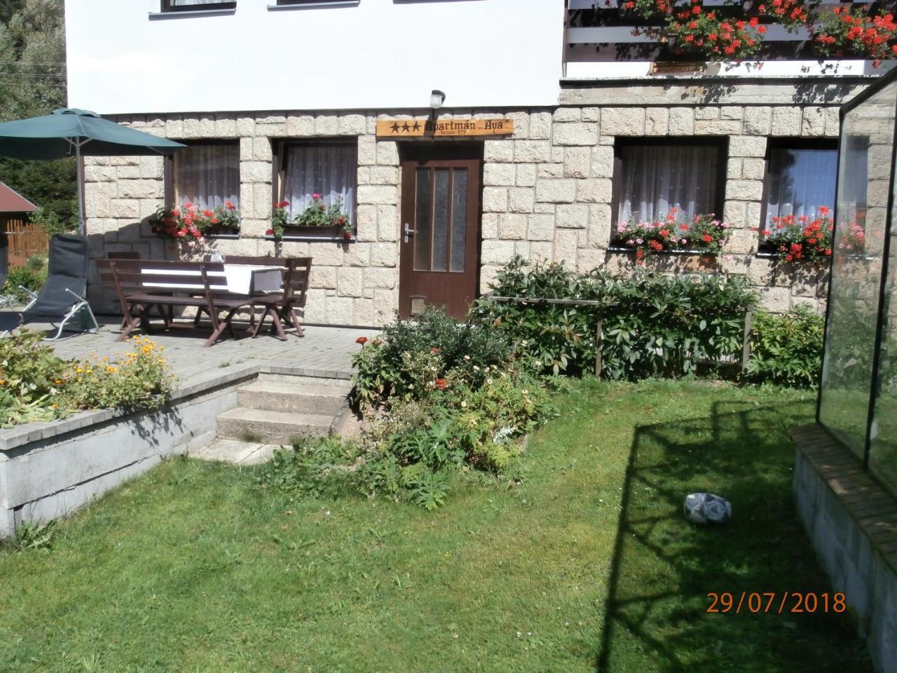 Apartman Aya Janov nad Nisou Esterno foto
